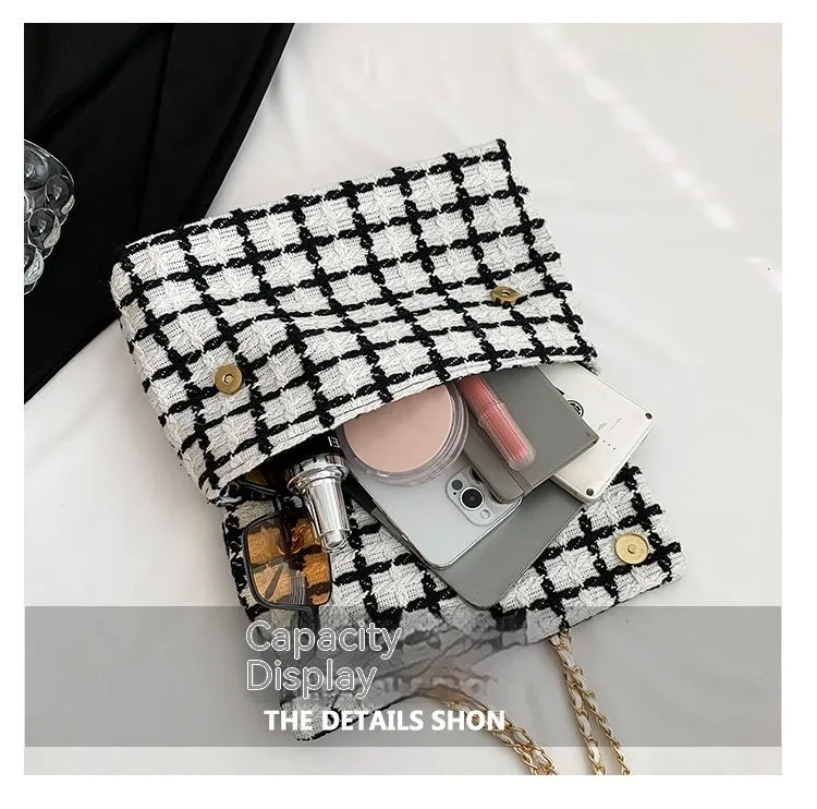 Autumn Chic: Fashion Check Pattern Shoulder Bag for Women