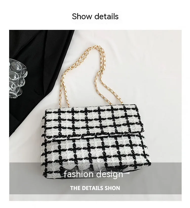 Autumn Chic: Fashion Check Pattern Shoulder Bag for Women