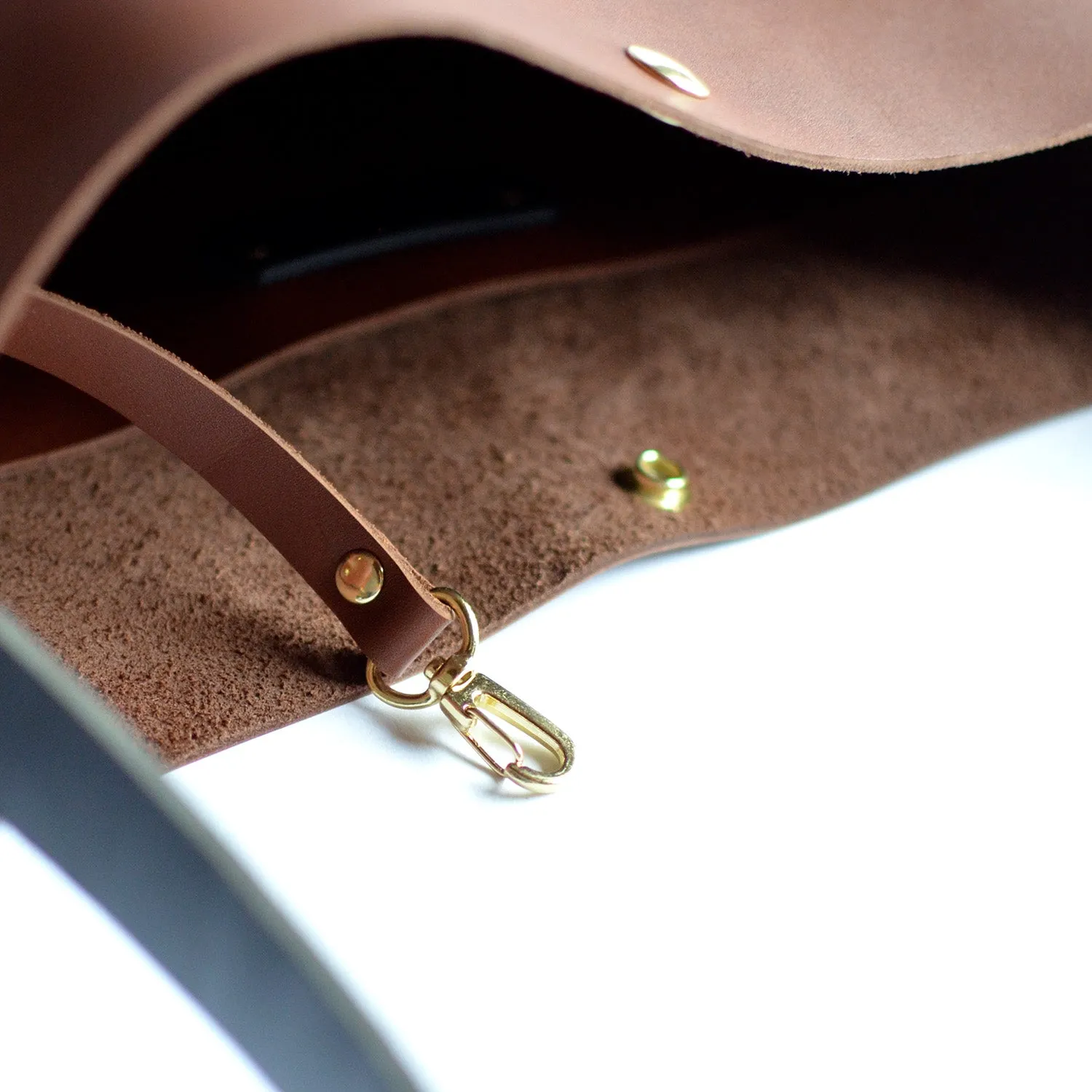 Large Crossback (crossbody   backpack) - Honey Leather