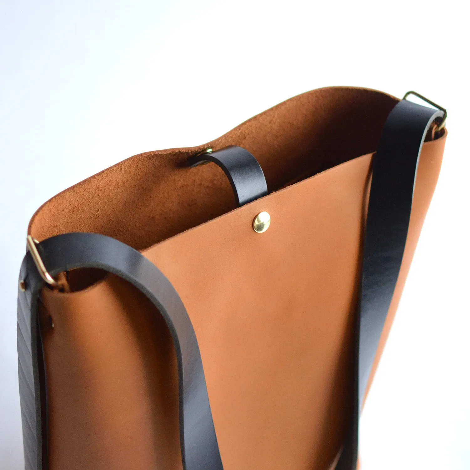Large Crossback (crossbody   backpack) - Honey Leather