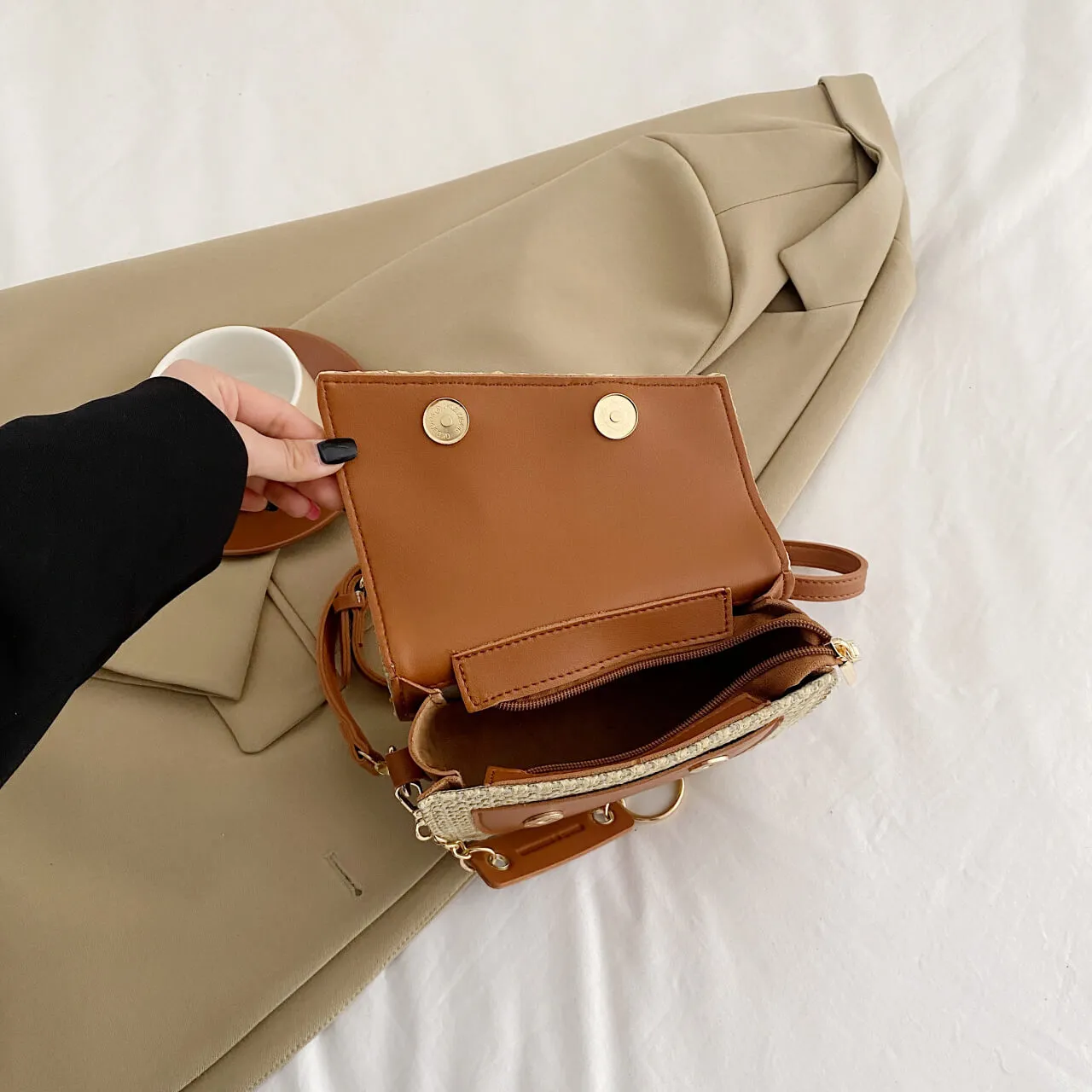 Straw And Leather Crossbody Bag-Showtown